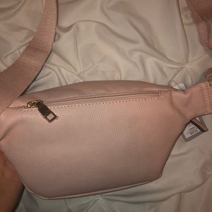 Andrew Marc Bags - NWT Andrew Marc Fanny Pack Andrew Marc Bags - NWT Andrew Marc Fanny Pack